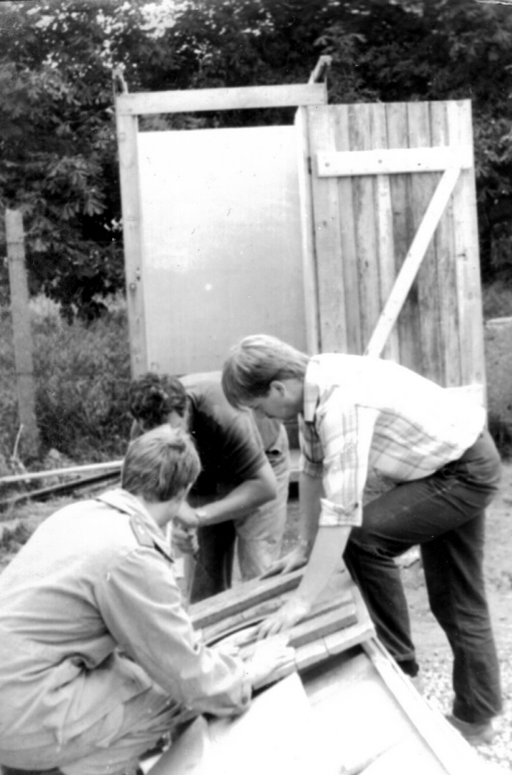 Baustelle Plattenwerk Bergen 1989 Toilettenbau