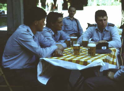 Gaststttenbesuch mit Unteroffizier Ebert